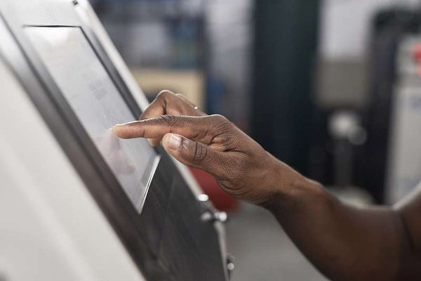 How User-Friendly Interfaces in Kiosks Improve Customer Satisfaction